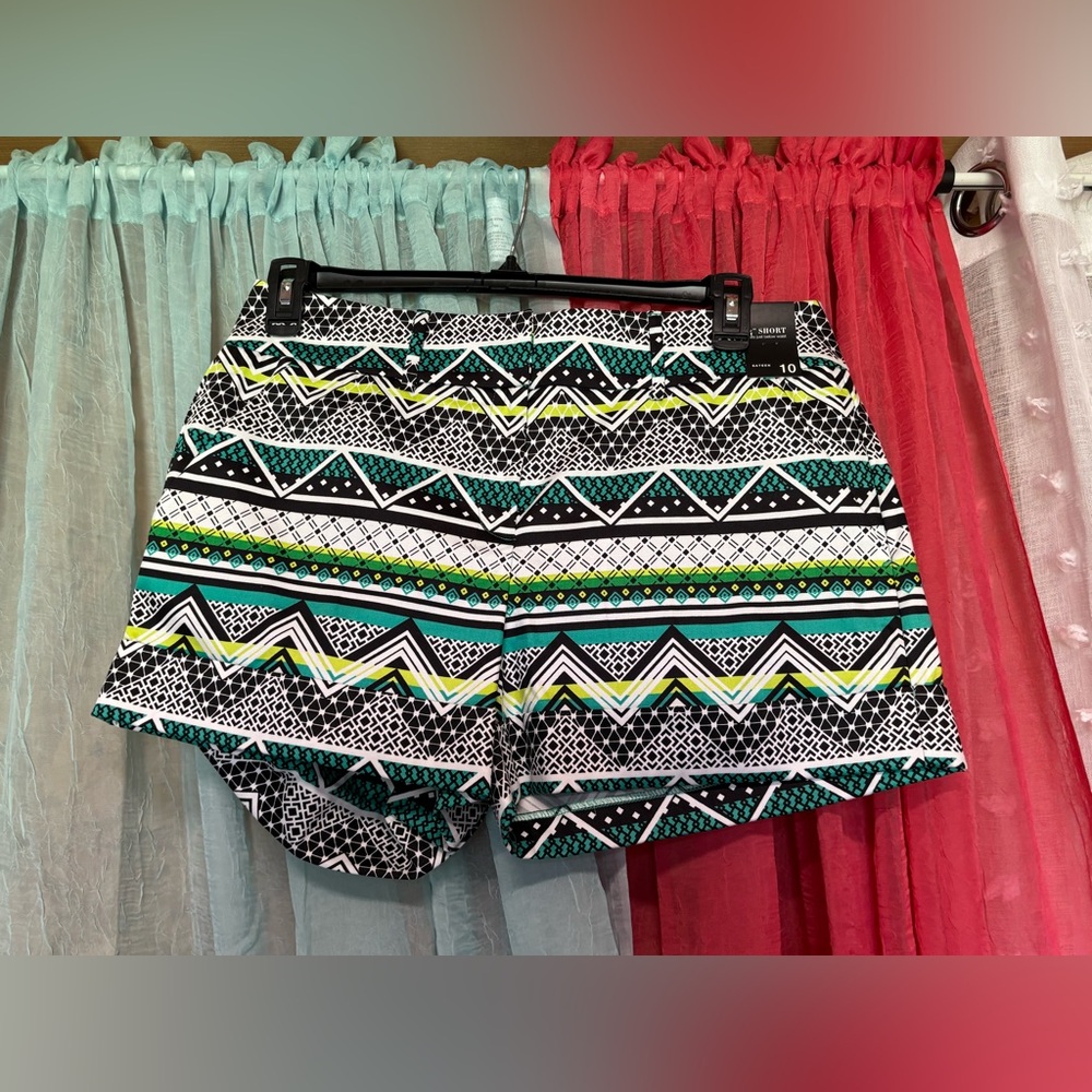 NY&C Women's Geometric Patterned Shorts - Black, Green, White